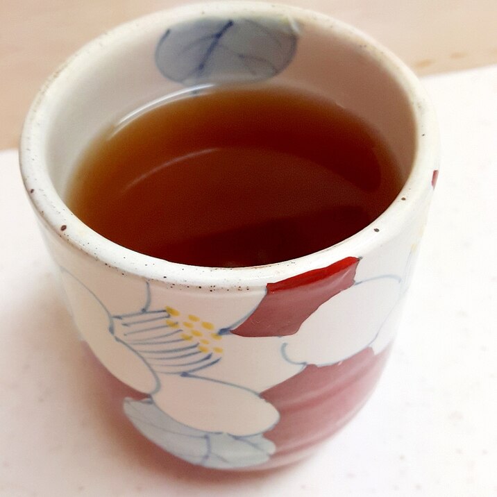 水分補給に！(^^)梅干しと黒糖入りほうじ茶♪